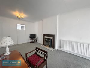 Sitting Room/Dining Room- click for photo gallery